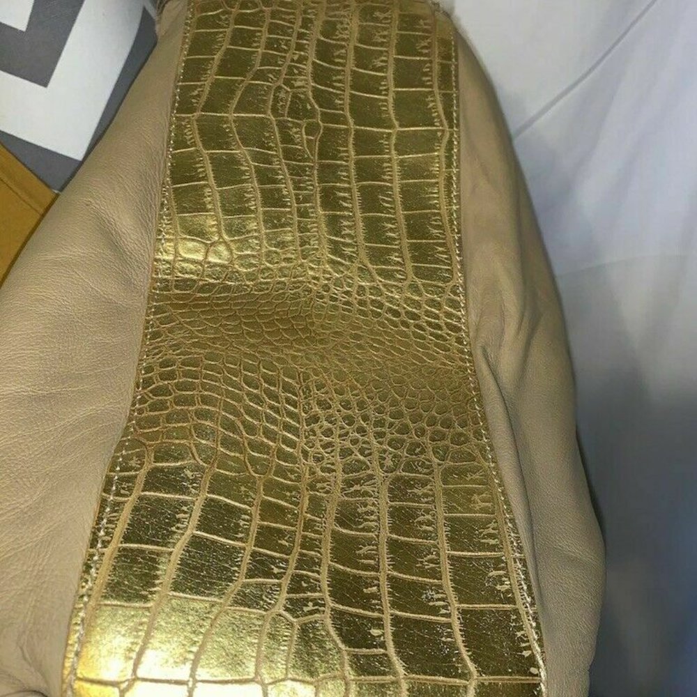 Handmade Women Tan/Gold Made of Natural Leather & Fur Shoulder Bag - Picture 5 of 9